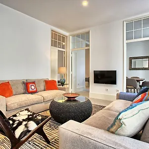 https://myplace-lisbon-luxury-trindade.hotels-lisbon-portugal.com